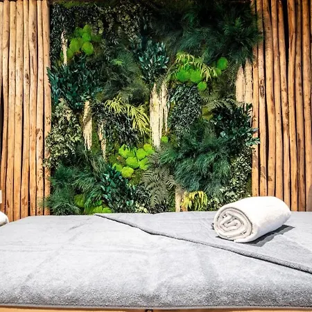 Le Diamond Rock 5* Тинь