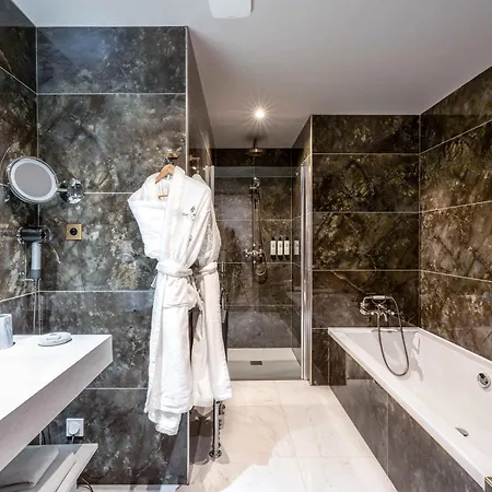 Otel Le Diamond Rock Tignes